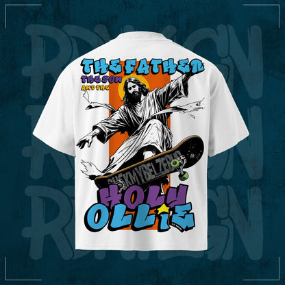 Weißes RodneyLogan Oversized T-Shirt „Holy Ollie“ mit großem Rückenprint eines Skateboard fahrenden Jesus im Comic-Stil – hochwertiges Streetwear-Design aus 100 % Baumwolle.